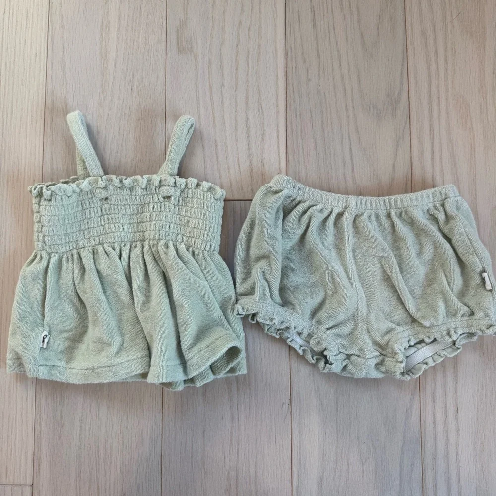 Easy Peasy Ruffle Top and Shorts Set 12m TWO SETS